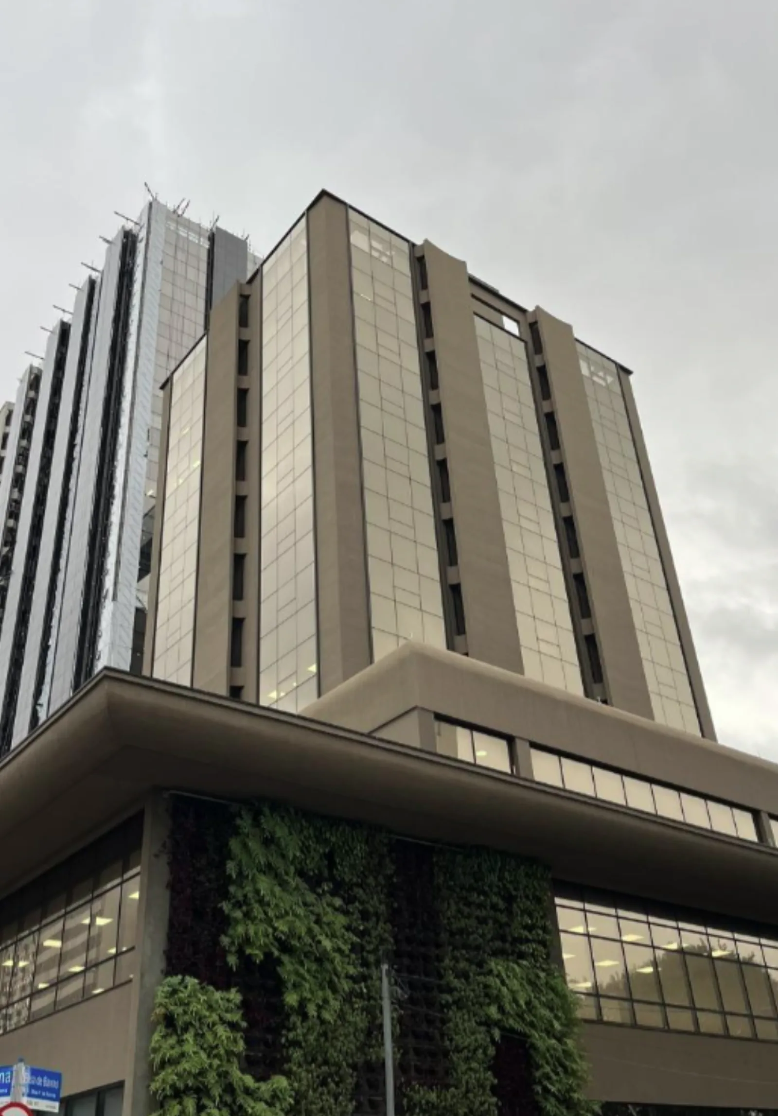 CalCenter I — Edifício corporativo em Faria Lima, Curitiba