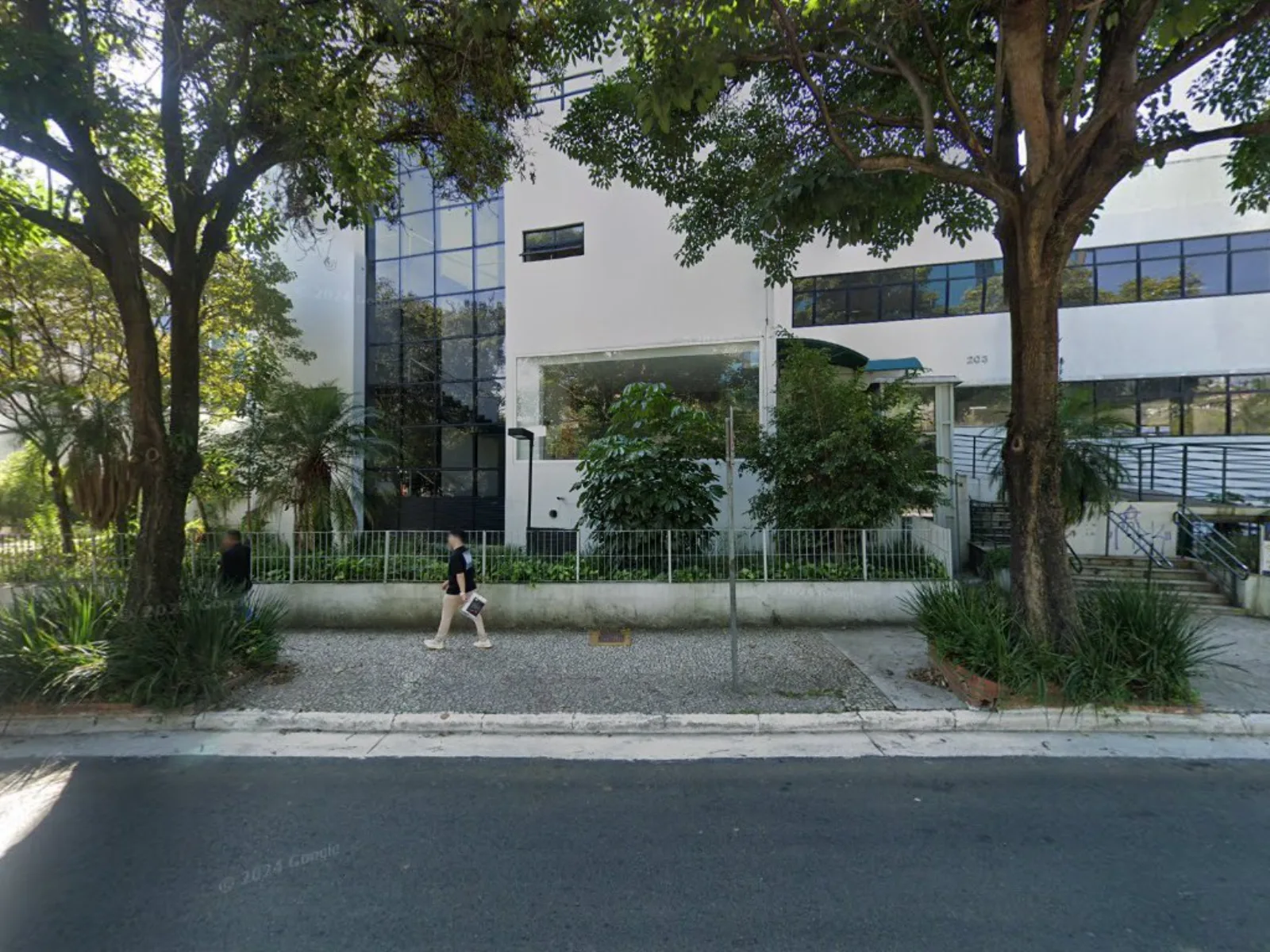 Monousuário Claudio Rossi — Edifício corporativo em Alto Da Gloria, Curitiba